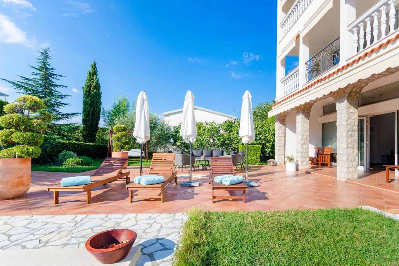 Apartments Sinisa Malinska Exterior photo